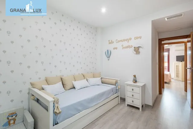 Amplia casa de 182 m2 con patio, gran sótano y a menos de 5 minutos del metro — 22