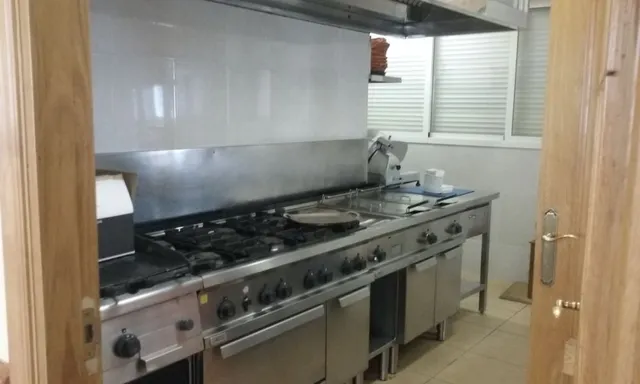 LOCAL COMERCIAL PARA HOSTELERÍA — 9