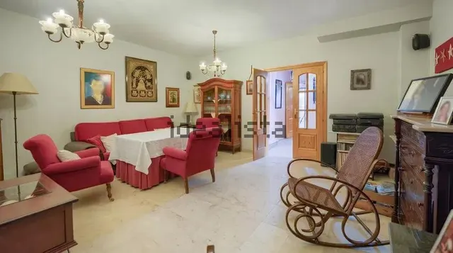 Chalet adosado en venta en Calle Bolivia — 18