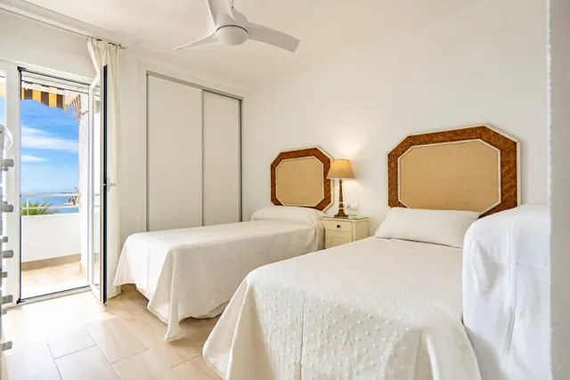 VIVIR FRENTE AL MAR EN FUENGIROLA — 23