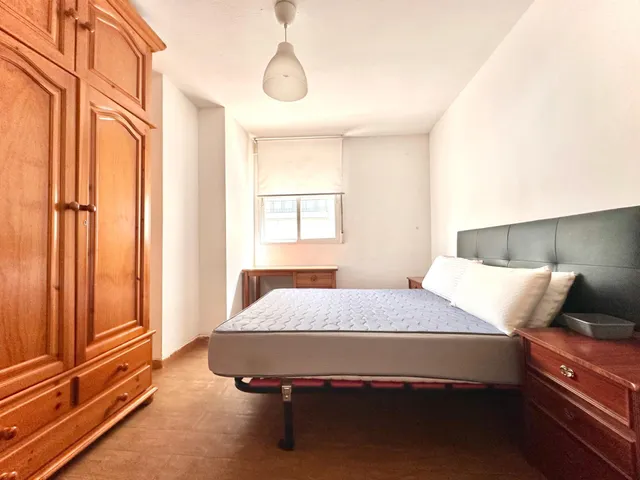 Piso en venta en Avenida Dilar — 28