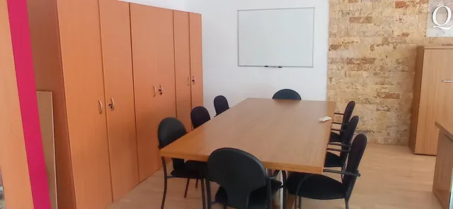 SE ALQUILA ENTREPLANTA EN EL CENTRO DE ALBACETE, EN CALLE MAYOR. — 4