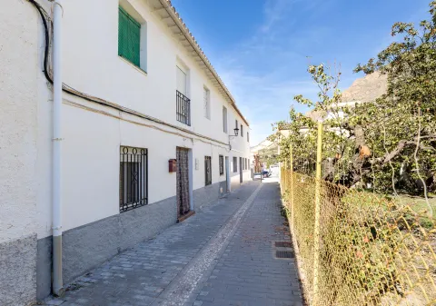 GRAN CASA EN VENTA EN NIGÜELAS