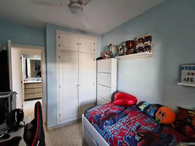 ¡Ideal para familias! Piso de 3 dormitorios con terraza, piscina y jardines en Torremolinos — 5