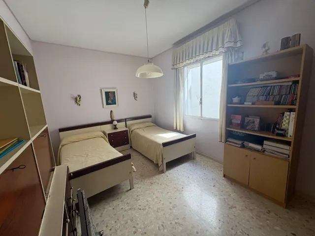 GRAN VIVIENDA DE CINCO DORMITORIOS Y DESPACHO, EN PLENO CENTRO, MUY CERCA DE LAS TENDILLAS, GARAJE INCLUIDO!!!! — 18