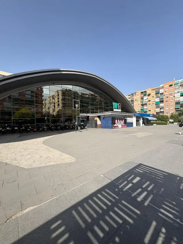PISO ESTUDIANTES EN CALLE SOCRATES JUNTO A CAMINO DE RONDA Y
