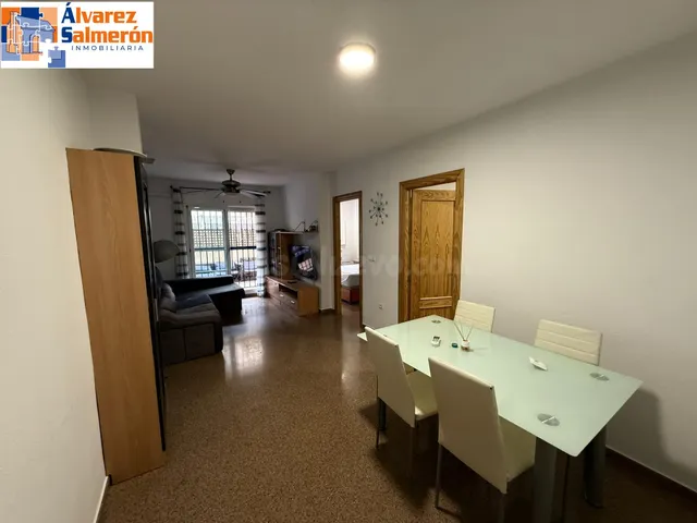 Piso amueblado con piscina, terraza y cochera en Las Gabias  - foto 4