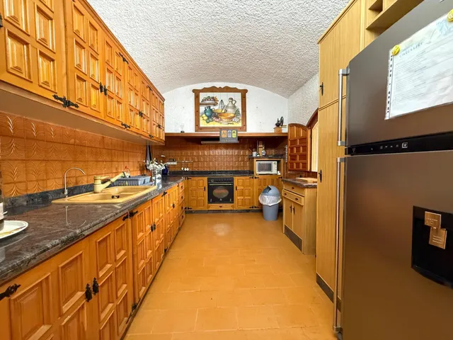 FINCA EXCLUSIVA CON GRAN POTENCIAL EN ELDA — 27