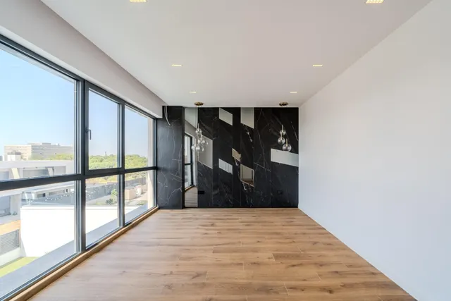 Chalet Pareado de Diseño Vanguardista con Piscina y Máxima Eficiencia Energética en El Bosque — 15