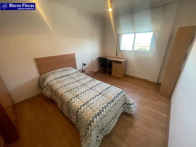 SE VENDE AMPLIO PISO EN NAVATEJERA — 7