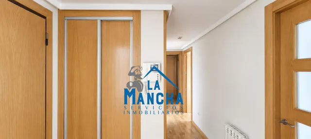 *950€ al mes* inmobiliaria la mancha alquila piso facultad de medicina de Albacete — 25