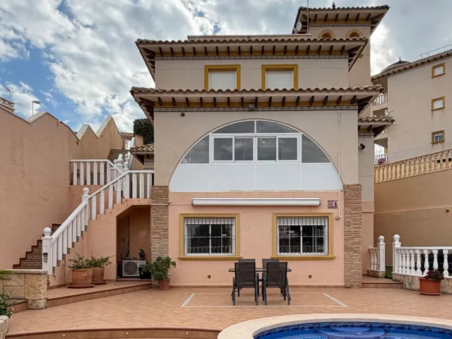 Villa 4 habitaciones 180m² en venta - Lomas de Cabo Roig