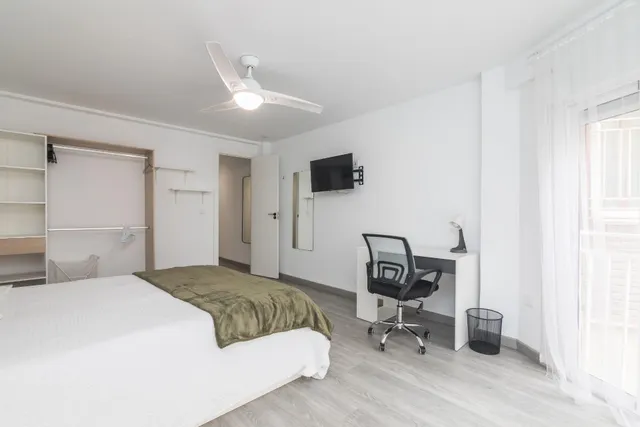 Se vende este gran piso junto Corazón de Jesús con 5 habitaciones y 5 baños ideal como inversión para rentabilizarlo!!! — 10