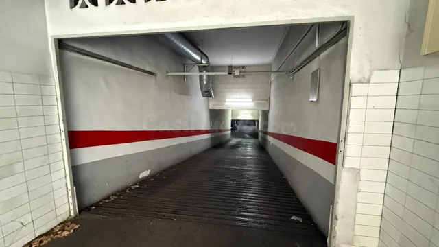 Plaza de Parking en Venta con punto de recarga para coche el - foto 2
