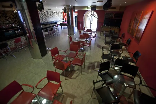 Pub en pleno funcionamiento en venta en Quintanar del Rey. — 7