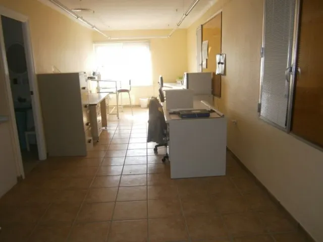 Nave industrial con vivienda y parcela de 11.800 metros — 19