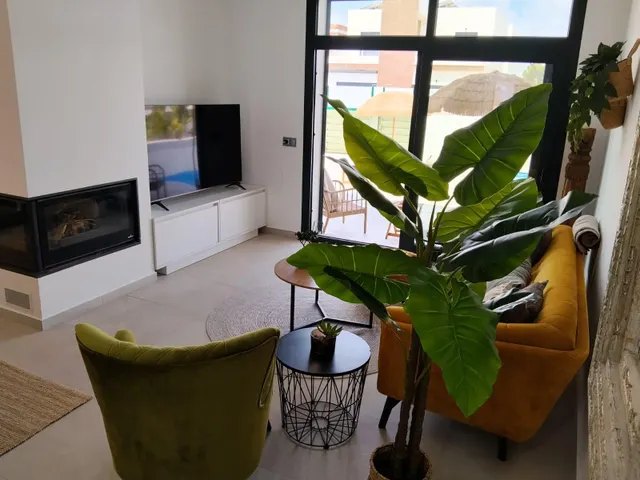 Gran oportunidad en Daya Nueva – villa independiente con piscina privada — 14