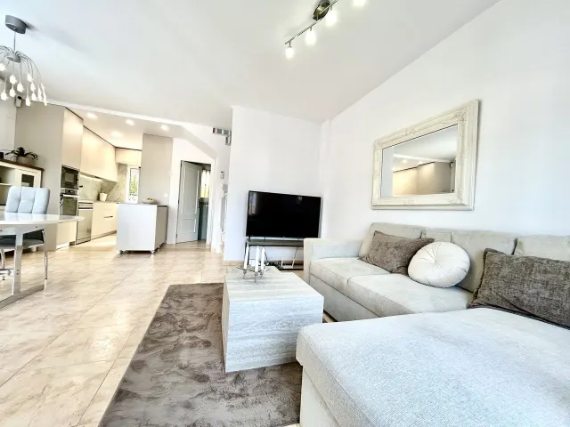 Chalet adosado de 3 dormitorios y 2 baños en orihuela costa (dehesa de campoamor) — 6