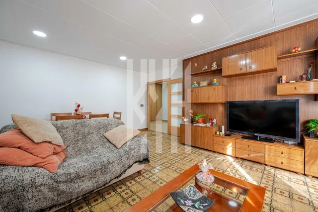 PISO CON TERRAZA PRIVADA Y GARAJE EN TAIALÀ - foto 5