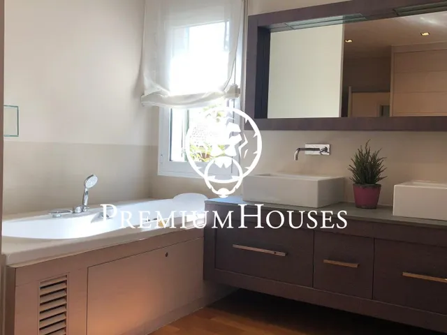 Casa en alquiler en Alella — 35