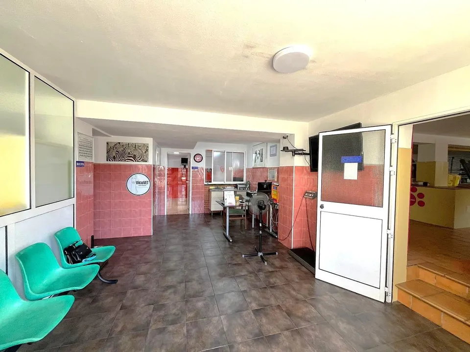 VENTA AMPLIO LOCAL COMERCIAL ARROYO DE LA MIEL