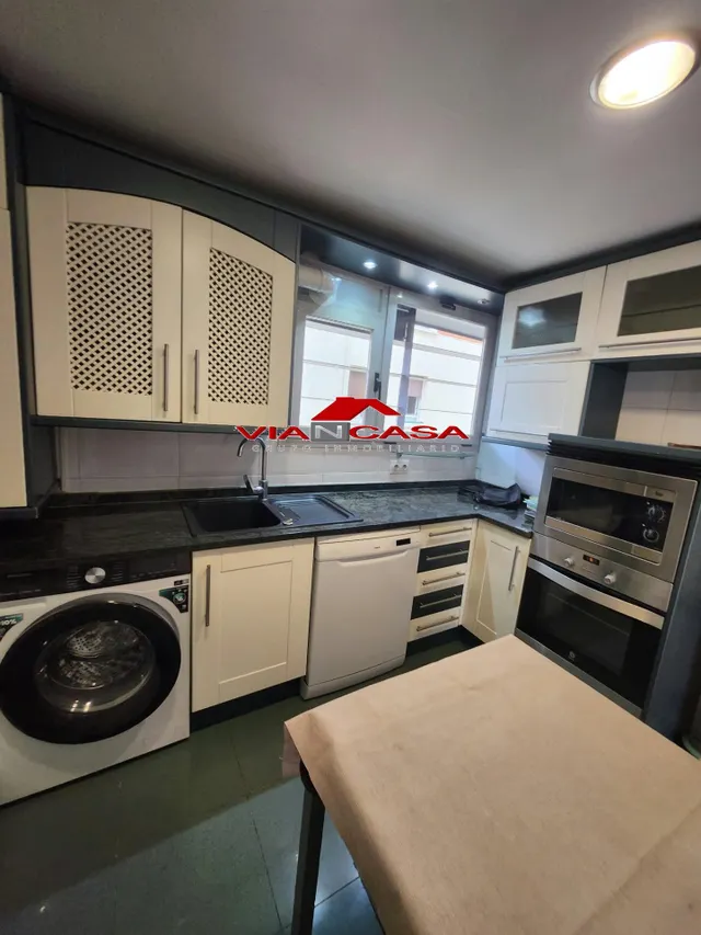 Alquiler de piso en Chamberi en Terraza, 3 habitaciones, — 13