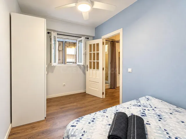 PISO AMUEBLADO DE 2 DORMITORIOS Y 2 BAÑOS CON PATIO PRIVADO  - foto 5