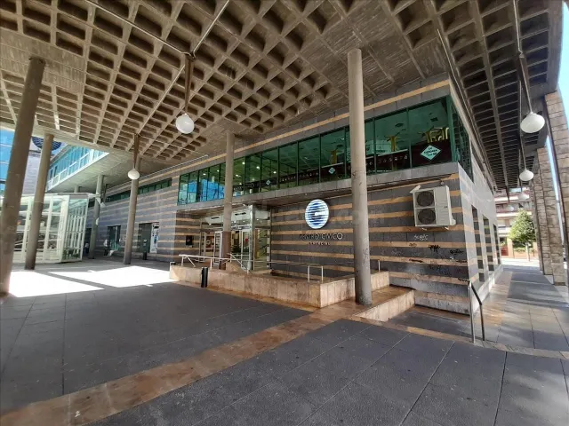 Local comercial 52m² en venta - Oviedo - foto 2