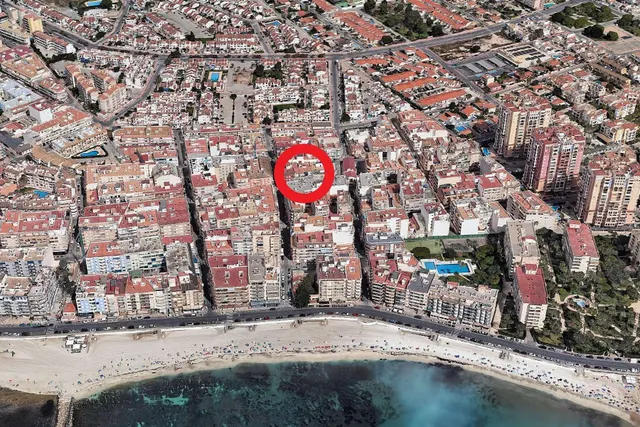 Apartamento reformado y espacioso (aprox. 101 m2 - 1.ª planta) con balcón orientado al sureste ¡y a tan solo 175 m de la Playa de los Locos! — 42