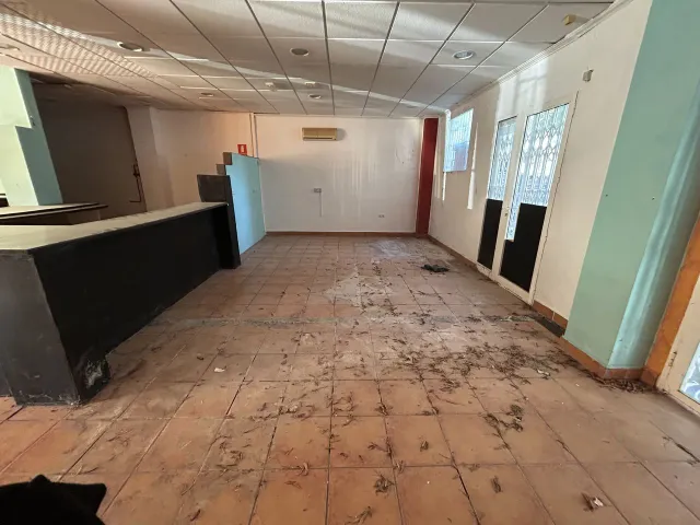 Local comercial 140m² en venta - Villamartin — 8