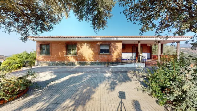Finca rústica de más de 70 hectáreas con cortijo, casa de guardas y nave agrícola a solo 10 minutos de Córdoba — 4