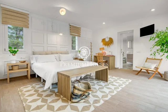 Casa con piscina y jardín en Sant Jordi d'Alfama — 23