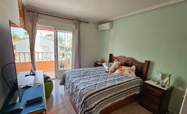CHALET DUPLEX PAREADO A 500 METROS DE LA PLAYA — 24