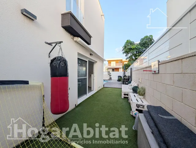 ¡Precioso Chalet! Seminuevo, amplio y luminoso, con piscina privada, garaje y jardín — 14