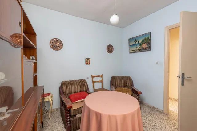 Piso con terraza y gran potencial junto a Camino de Ronda — 23