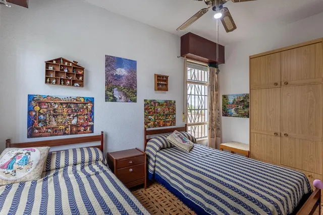 Gran casa con parcela y piscina en Cájar — 22
