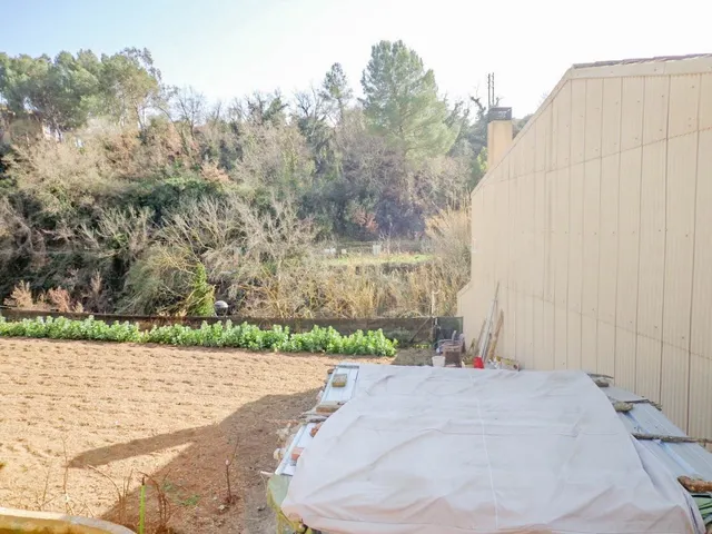 Terreno urbano de (582m2) Piera, El Raval ideal inversionistas — 5