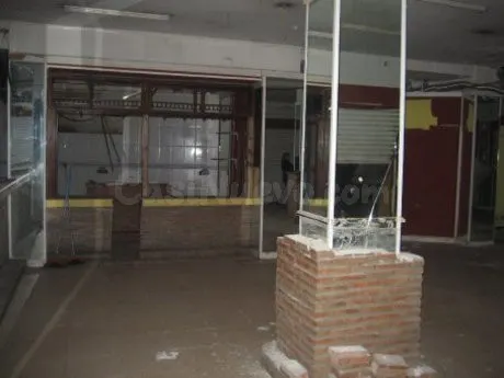 Local comercial 190m² en alquiler - Luis Montoto - Santa Jus - foto 2