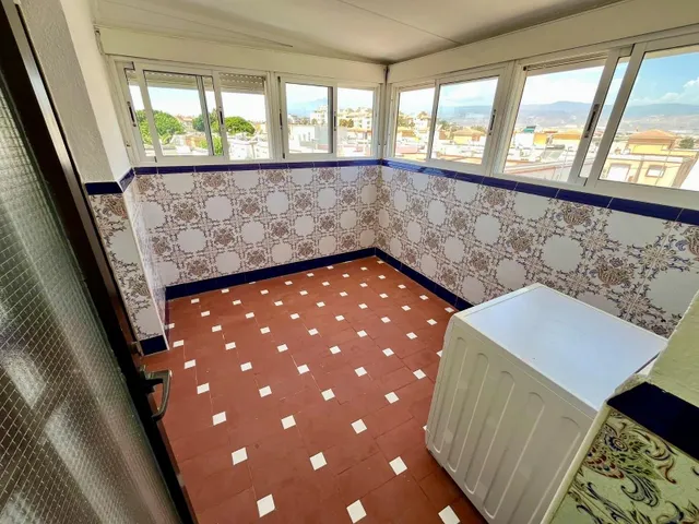 Ático en primera línea de playa con terraza y vistas frontales al mar – Roquetas de Mar — 19