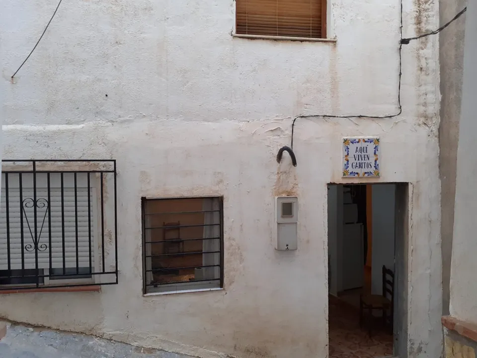 CASA DE TRES habitaciones  EN SERÓN (ALMERÍA).