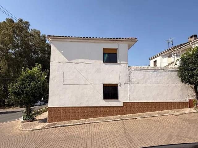 Casa de esquina de dos plantas en el Barrio de La Verbena – Villaviciosa de Córdoba — 26