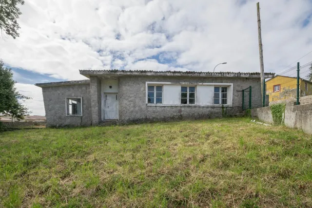 Casa con capilla para reformar en hermosa parcela de Brexo L - foto 5