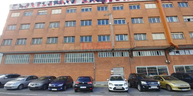 Edificio comercial y de oficinas en venta, Santander - foto 5