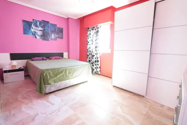 AMPLIO APARTAMENTO JUNTO A LA PLAYA — 11