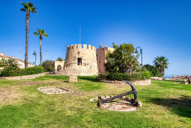 Oportunidad junto a la playa de los Locos, 2 dormitorios piscina y garaje — 33