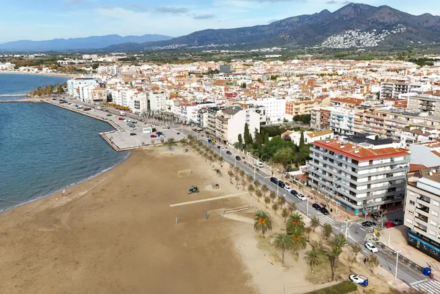 Àtic exclusiu en primera línia de mar a l’Avinguda de Rhode, - foto 2