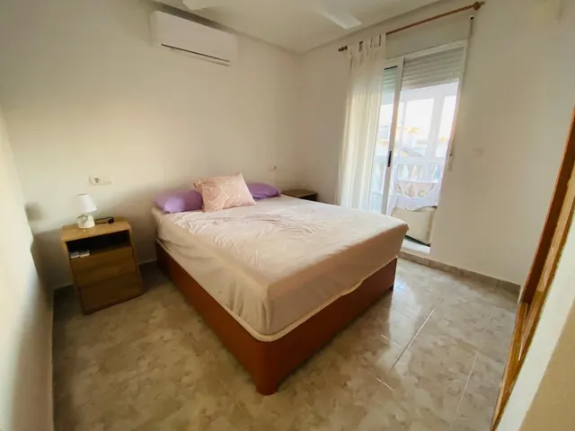 Apartamento de 2 dormitorios con terraza y piscina en El Edén, Guardamar del Segura — 13