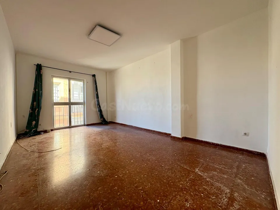 Piso para reformar junto al Mercado de Abastos de Cádiz