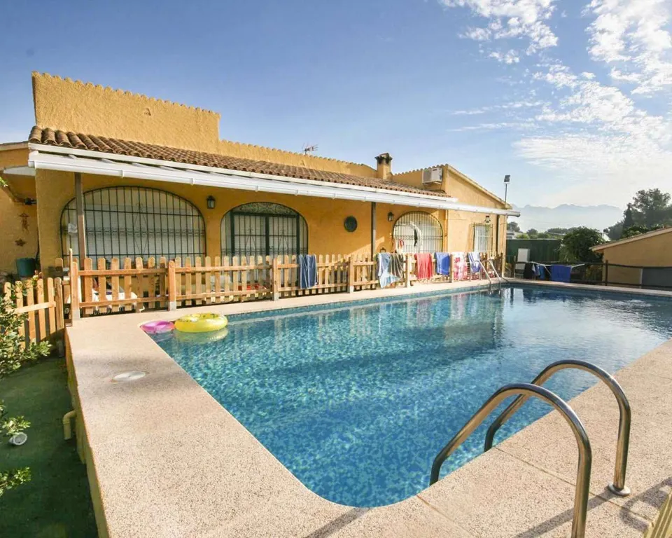 Villa 2 habitaciones 240m² en venta - Colonia Escandinavia-Cautivador