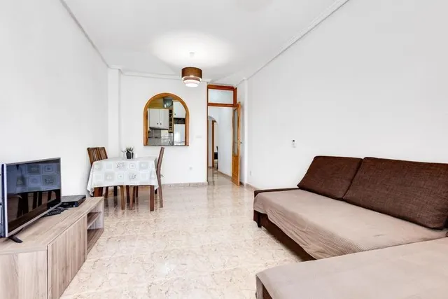 Increíble apartamento de 2 dormitorios cerca de la playa en Torrevieja — 9
